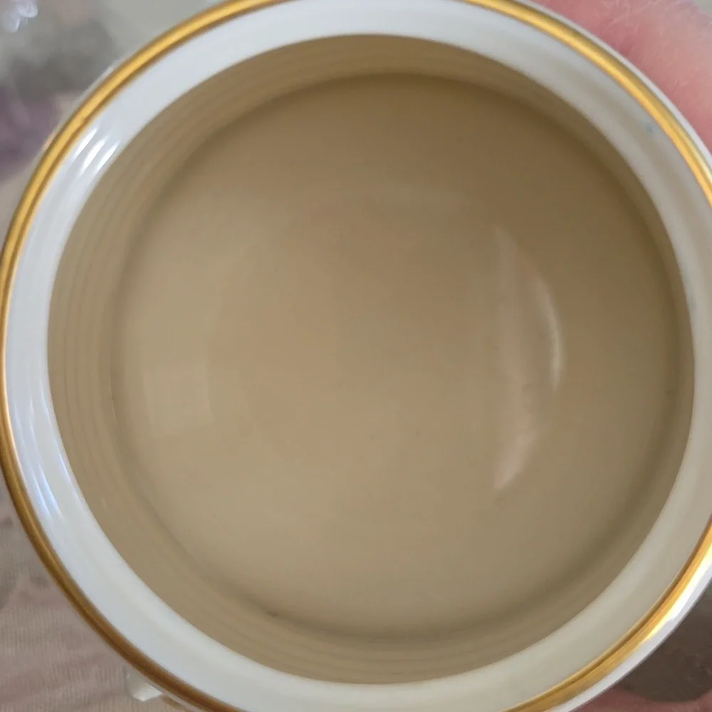 Vintage LENOX Cream Beehive Honey Pot Sugar Jar with BEES‎ 24K Gold Rare No Lid - Picture 4 of 5